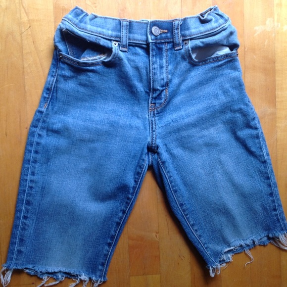 Old Navy Boys Distressed/Cut Jean Shorts Size 12 - Picture 5 of 12